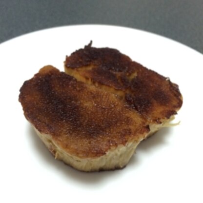 食感がたまらないです☆バターと醤油のゴールデンコンビの味付けでより一層美味しく感じます^ ^これをやるためにエノキを買ってると言っても過言ではないです（笑）